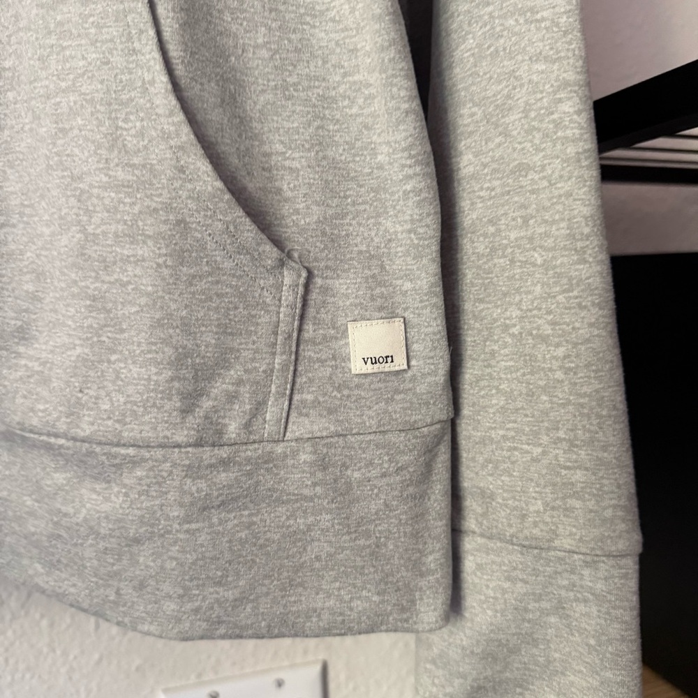 VUORI heather grey athletic knit long sleeve full zip hoodie sweater - Picture 2 of 7